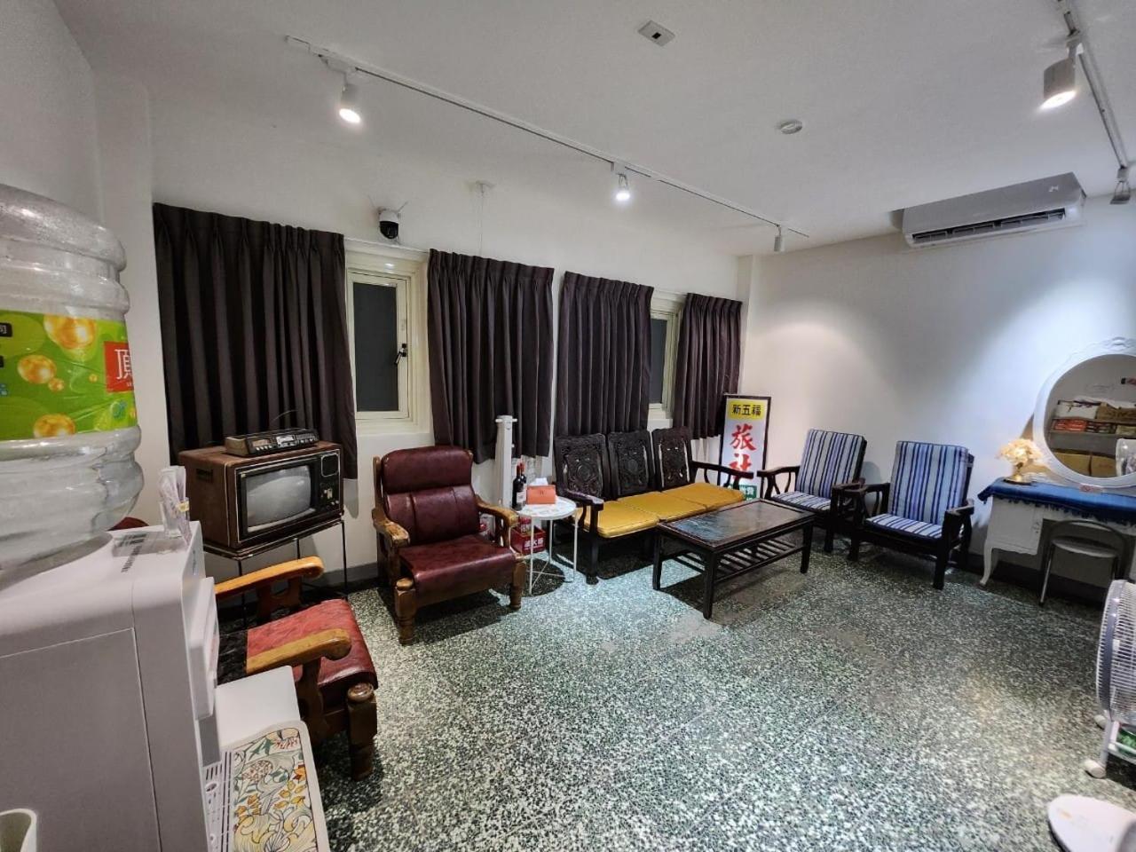 Swf淡水新五福旅館 Sinwufu Hotel Exterior photo